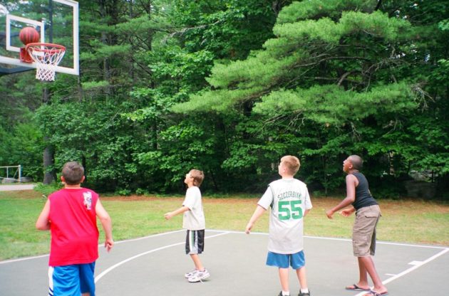 campers playing basketball at zohar program